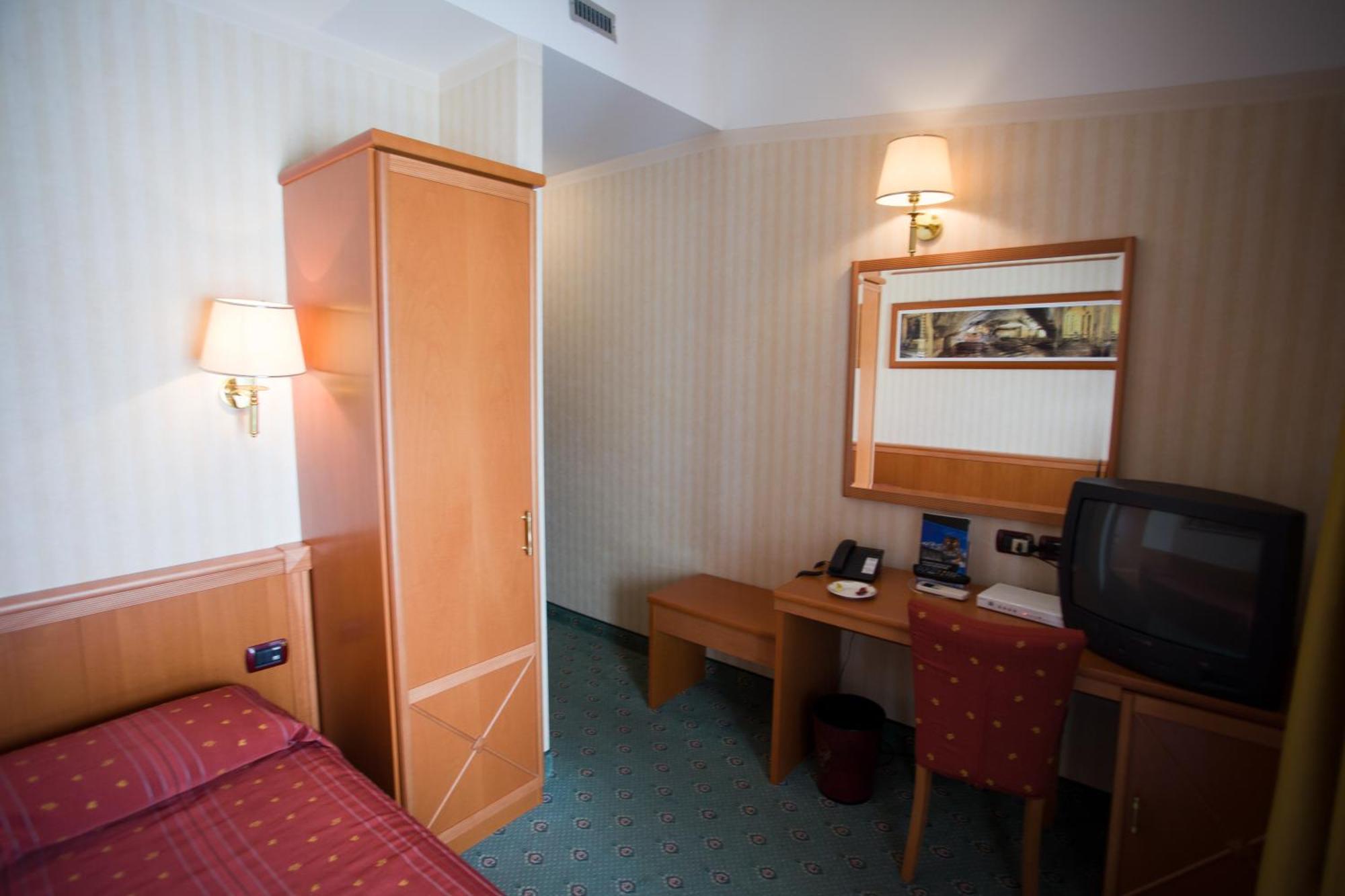 Palace Hotel San Michele Monte Sant'Angelo Room photo